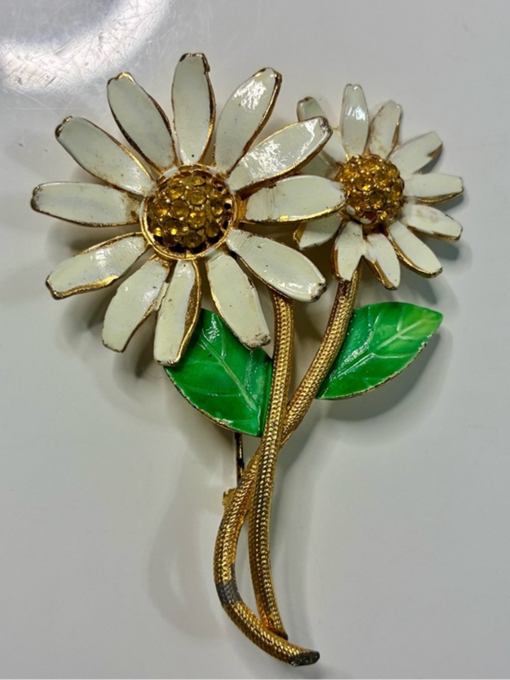 Retro Gold-Tone White Daisy Flower Brooch with Green Enamel Leaves MCM Hippie